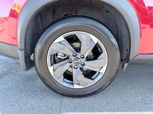 Used 2025 Nissan Rogue SV image 31