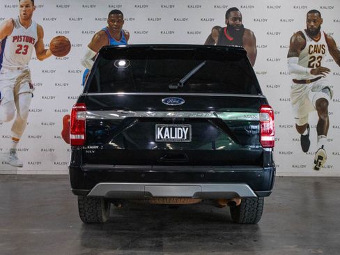 Used 2020 Ford Expedition Max XLT w/ Equipment Group 202A AWD/4WD image 24
