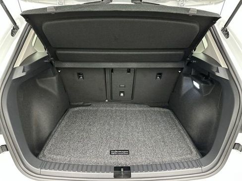 Certified 2025 Volkswagen Taos SE image 23