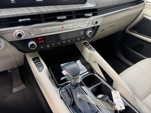 Used 2023 Kia Telluride EX image 13