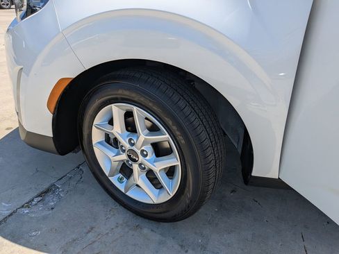 Certified 2023 Kia Soul LX w/ LX Technology Package FWD image 35