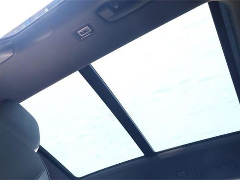 New 2025 Volkswagen Tiguan SE R-Line image 10