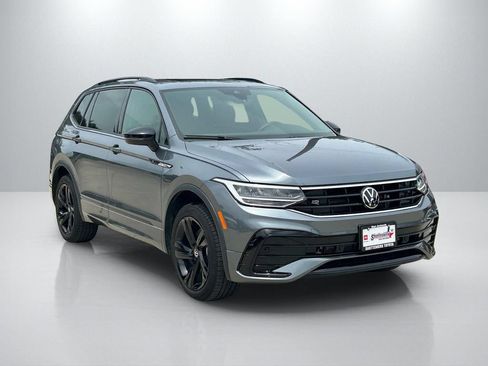 Used 2024 Volkswagen Tiguan SE R-Line FWD image 3