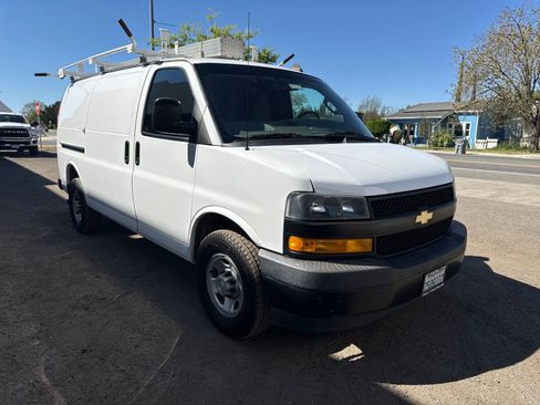 Used 2020 Chevrolet Express 3500 image 7