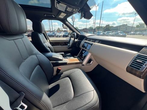 Used 2018 Land Rover Range Rover HSE image 26