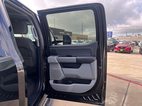 Used 2024 Ford F250 XLT w/ Black Appearance Package AWD/4WD image 15