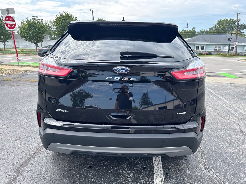 Certified 2024 Ford Edge SEL w/ Convenience Package AWD/4WD image 11