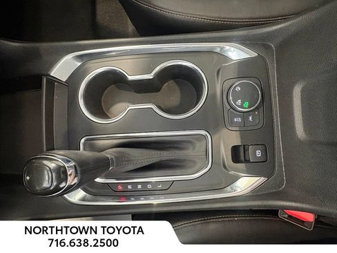 Used 2020 Chevrolet Traverse LT w/ LT Premium Package AWD/4WD image 24