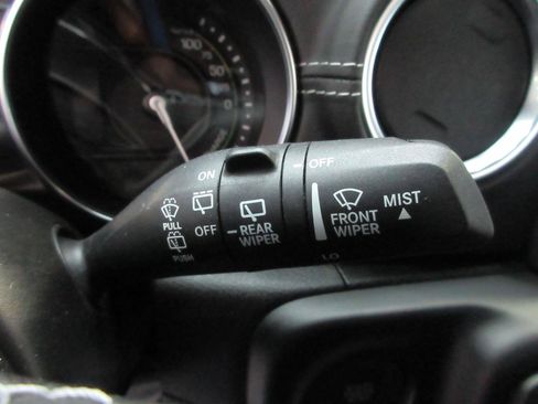 Used 2023 Jeep Wrangler Unlimited Sahara AWD/4WD image 20