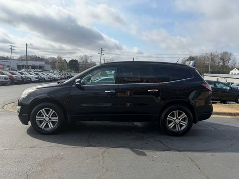 Used 2017 Chevrolet Traverse LT FWD image 4
