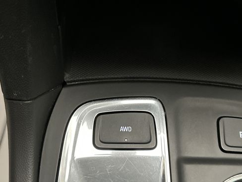 Used 2023 Chevrolet Equinox LT w/ LPO, Floor Liner Package AWD/4WD image 39