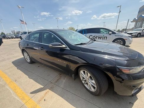 Used 2016 Chevrolet Malibu LT w/ Leather Package FWD image 2