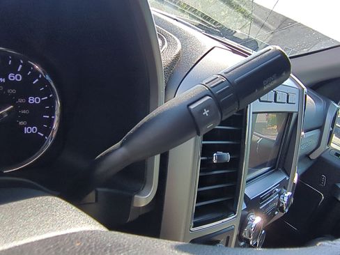 Used 2020 Ford F350 Lariat w/ Chrome Package image 22