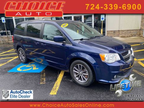 Used 2017 Dodge Grand Caravan SXT w/ Rear Park Assist Package FWD image 1