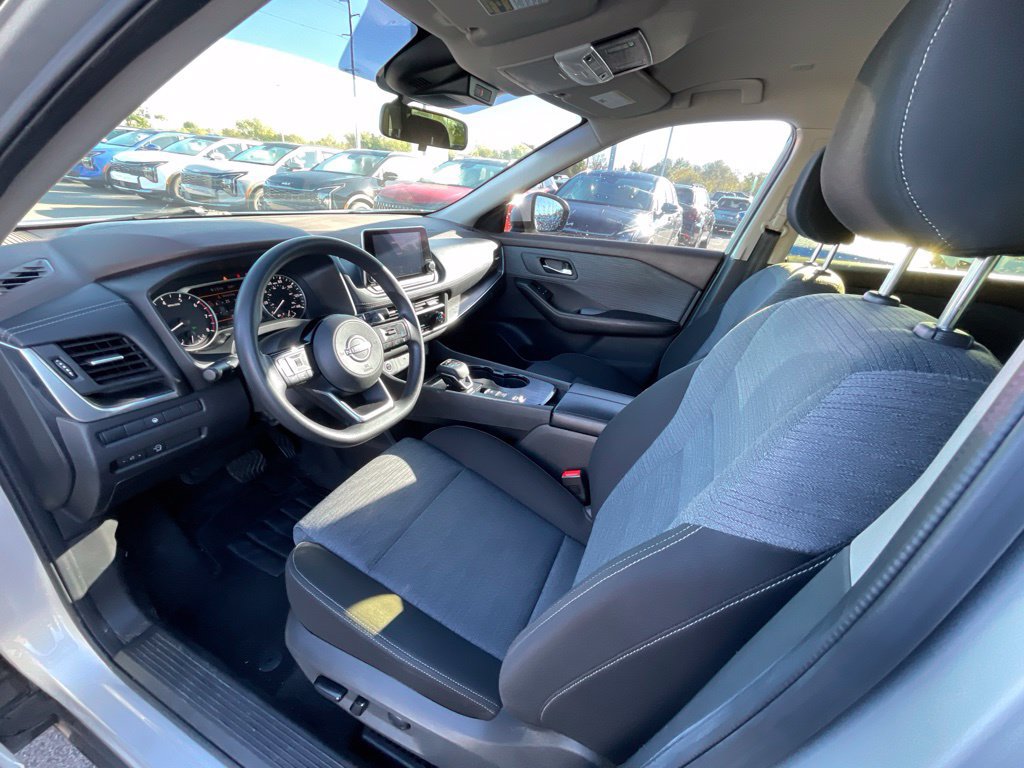 Used 2023 Nissan Rogue SV FWD image 15