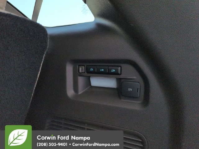 Used 2020 Ford Explorer Platinum w/ Premium Technology Package AWD/4WD image 29