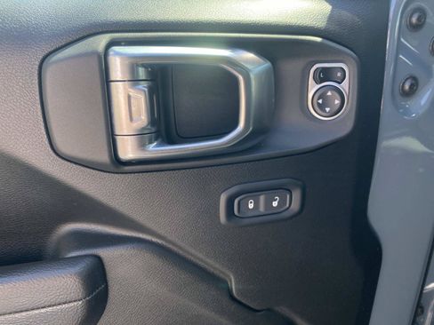 Used 2024 Jeep Wrangler Unlimited AWD/4WD image 22