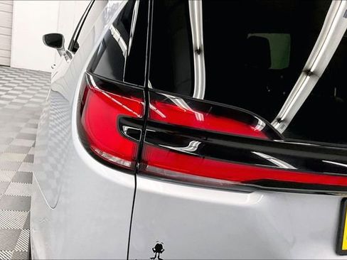 Used 2022 Chrysler Pacifica Pinnacle FWD image 37