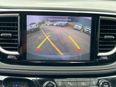 Used 2022 Chrysler Pacifica Touring-L w/ S Appearance Package image 14