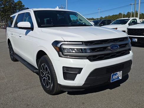 Used 2024 Ford Expedition Max XLT image 7