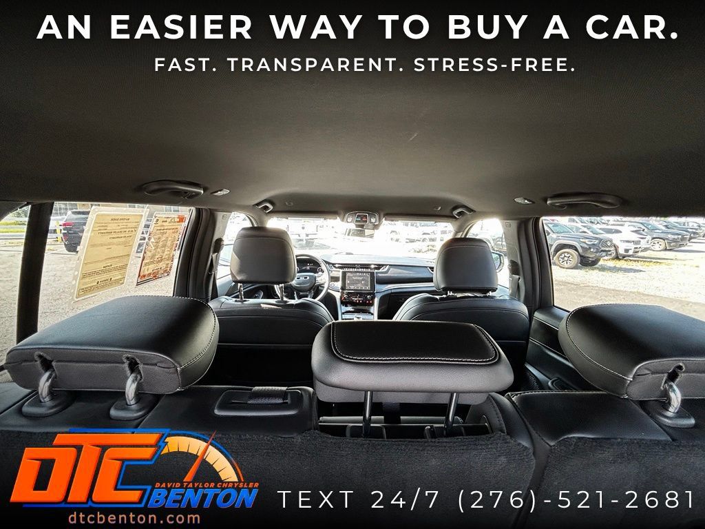 Used 2025 Jeep Grand Cherokee Altitude AWD/4WD image 26