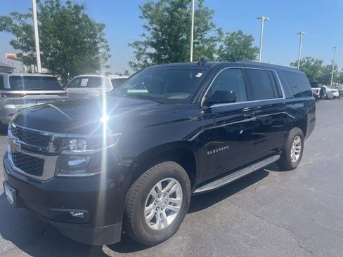Used 2019 Chevrolet Suburban LT w/ Luxury Package AWD/4WD image 5