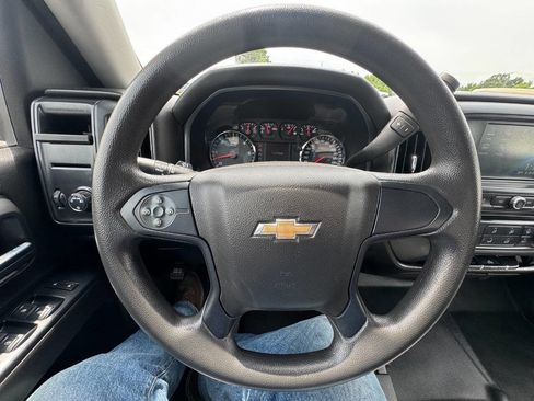 Used 2018 Chevrolet Silverado 1500 W/T AWD/4WD image 17