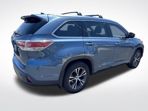 Used 2016 Toyota Highlander XLE AWD/4WD image 3