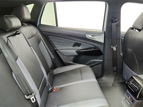 Used 2025 Volkswagen ID.4 Pro S Plus image 23