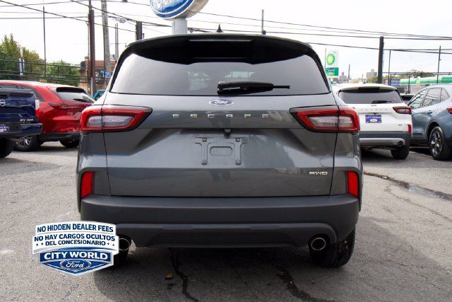 Used 2025 Ford Escape ST-Line Select AWD/4WD image 4