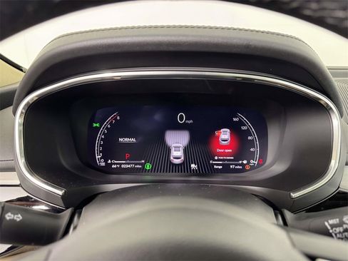 Used 2024 Acura MDX SH-AWD w/ Technology Package image 3