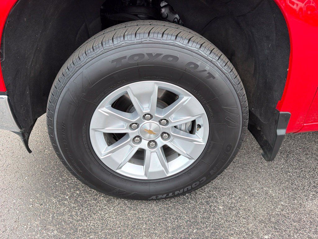 Used 2025 Chevrolet Silverado 1500 LT AWD/4WD image 9