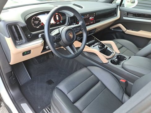 Certified 2024 Porsche Cayenne image 4