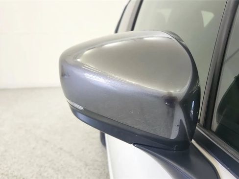Used 2025 Subaru Crosstrek 2.5i Premium AWD/4WD image 18
