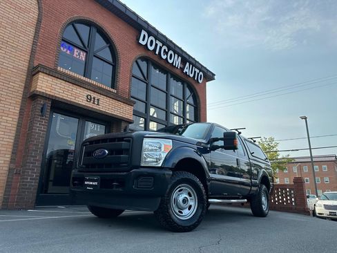 Used 2015 Ford F250 XL w/ Power Equipment Group AWD/4WD image 3