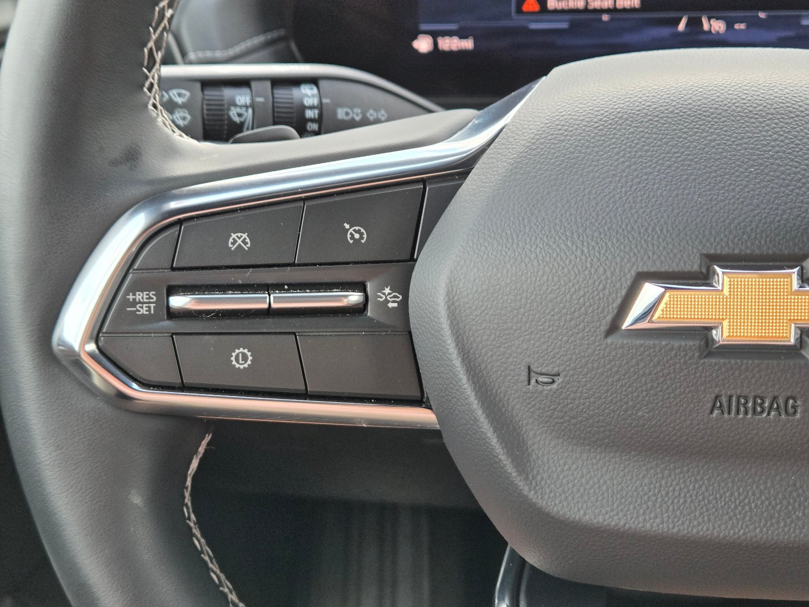 Used 2026 Chevrolet Traverse LT FWD image 23