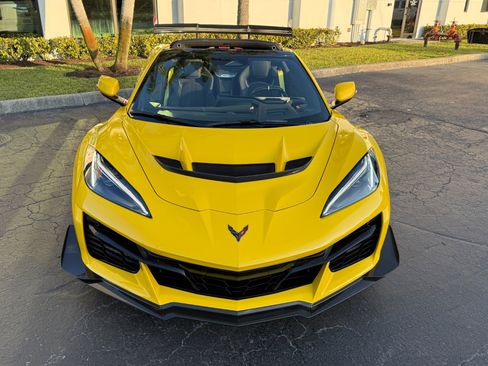 Used 2026 Chevrolet Corvette ZR1 w/ ZR1 Carbon Fiber Aero Package image 9