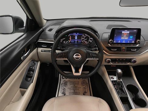 Certified 2025 Nissan Altima 2.5 SV FWD image 12