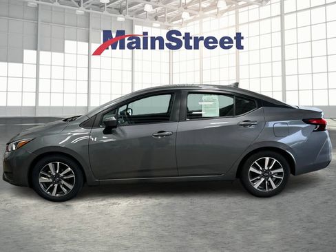 Used 2024 Nissan Versa SV FWD image 2