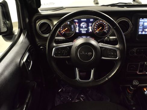 Used 2018 Jeep Wrangler Unlimited Sahara w/ Cold Weather Group image 12