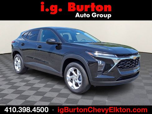 New 2026 Chevrolet Trax LS w/ LS Convenience Package FWD image 1