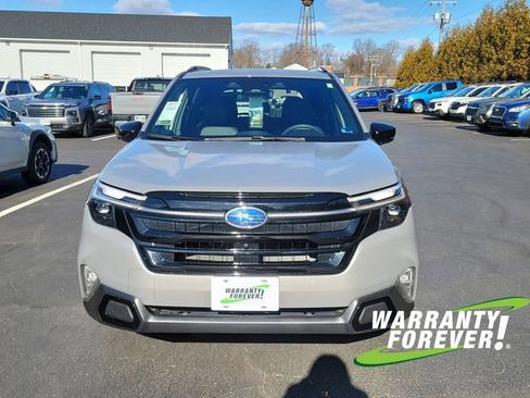 Used 2025 Subaru Forester Touring image 2