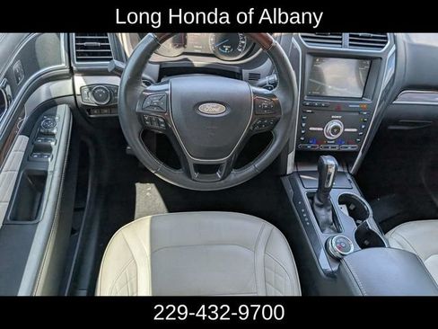 Used 2019 Ford Explorer Platinum AWD/4WD image 19