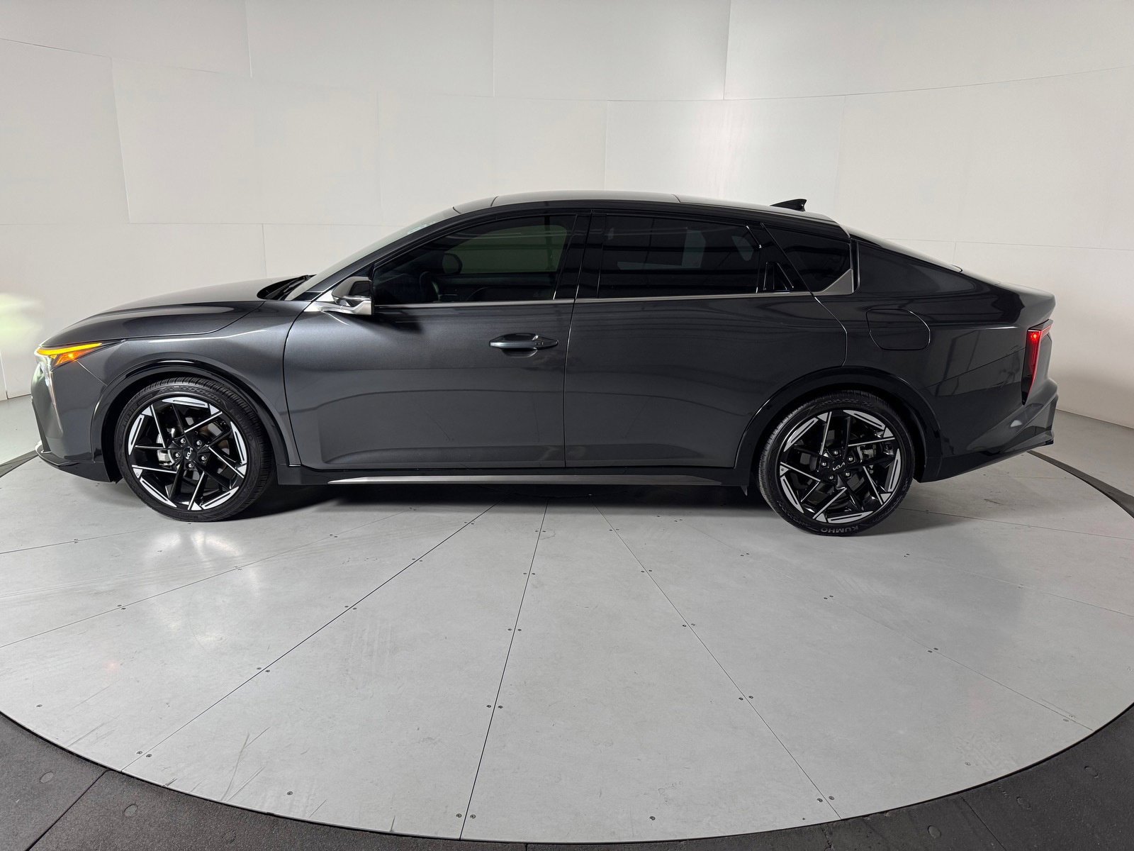 Used 2025 Kia K4 GT-Line w/ GT-Line Sunroof Package FWD image 2