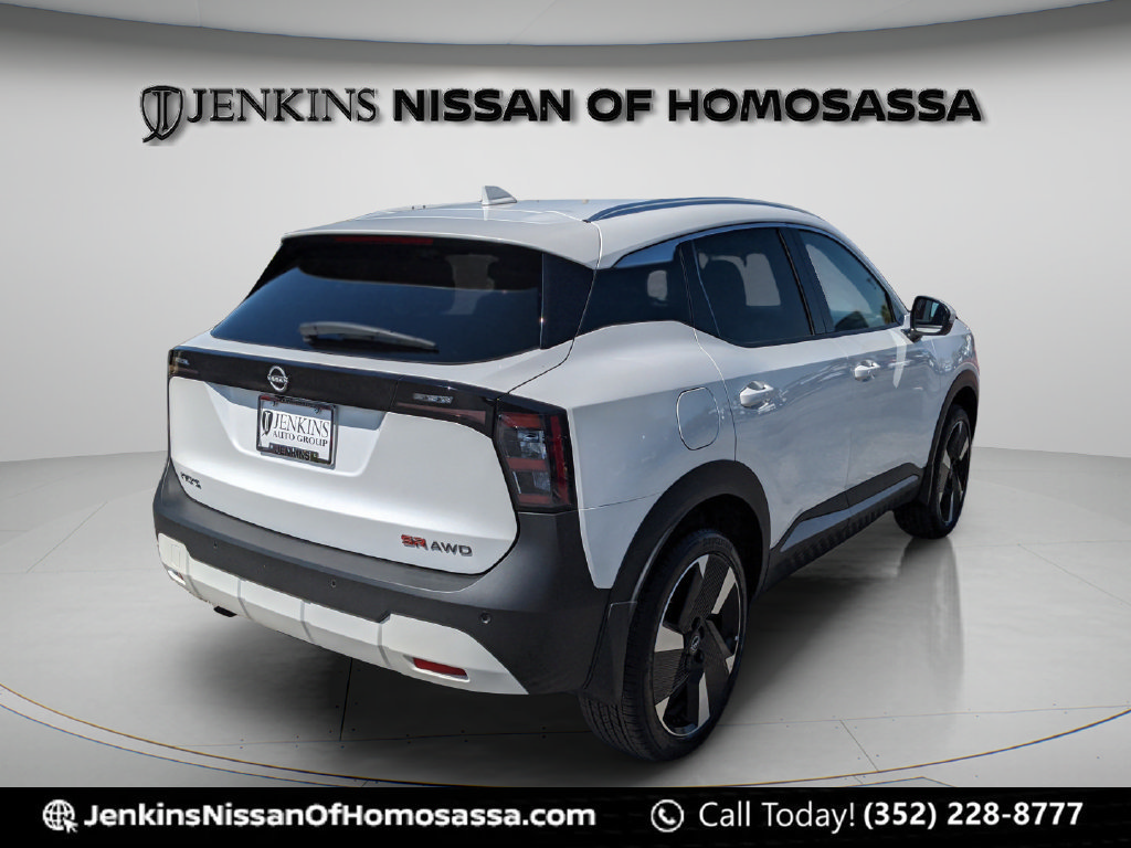 Certified 2025 Nissan Kicks SR AWD/4WD image 3
