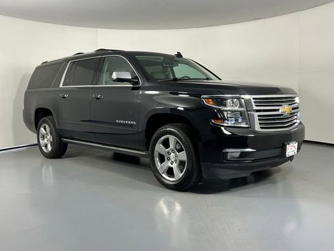 Used 2020 Chevrolet Suburban Premier AWD/4WD image 1