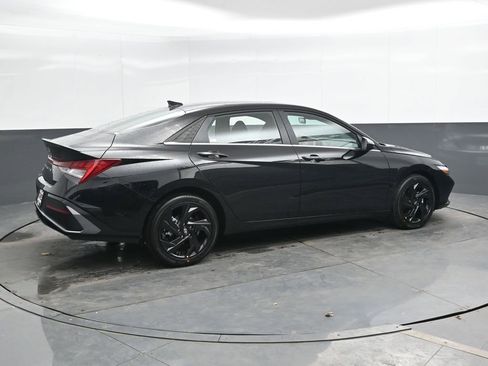 New 2026 Hyundai Elantra SEL Sport image 2