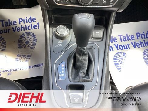 Used 2020 Jeep Cherokee Latitude Plus w/ Cold Weather Group AWD/4WD image 34