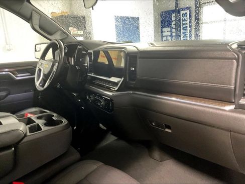 Used 2023 Chevrolet Silverado 1500 LT AWD/4WD image 14