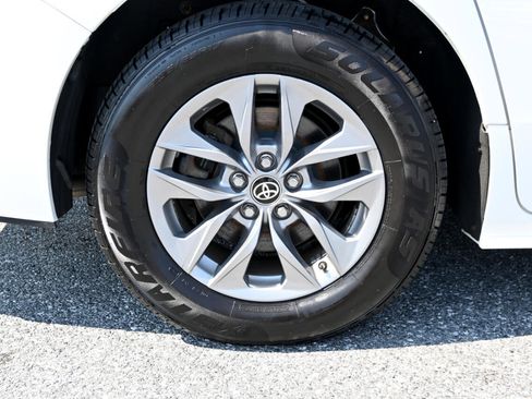 Used 2021 Toyota Sienna LE image 15